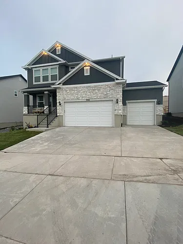 556 N Hill View Dr Photo 1
