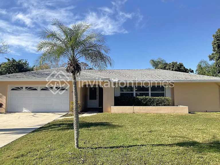 11577 Pine St — Photo 1