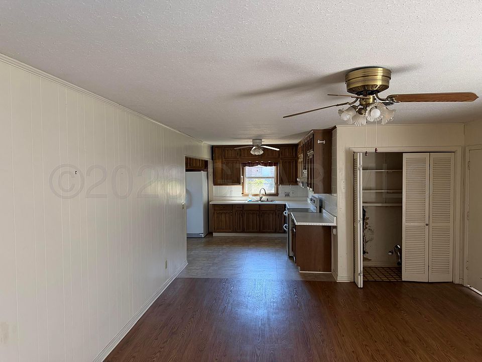 13th image of 503 Forrest Ln