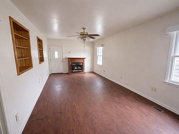 3rd image of 697 Branton Dr