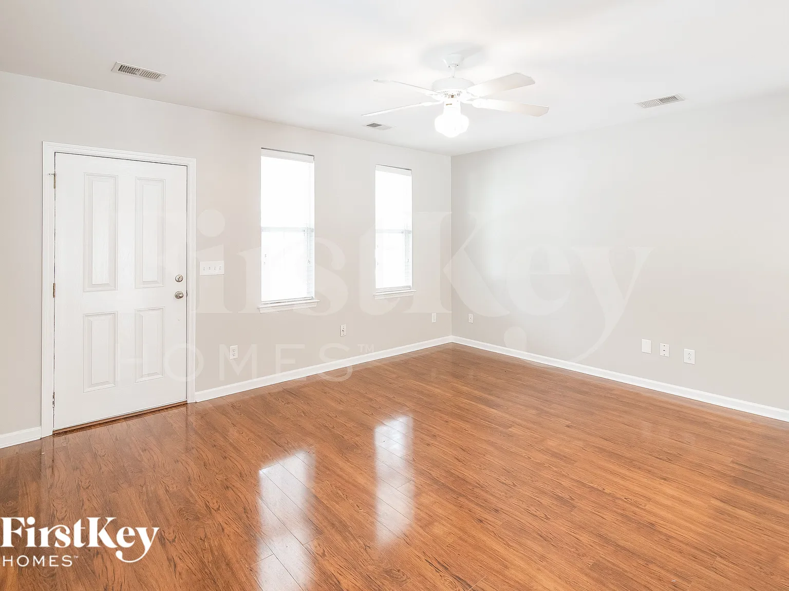 3 bed, 2.5 bath, 1320 sqft, $2,075 — Photo 3