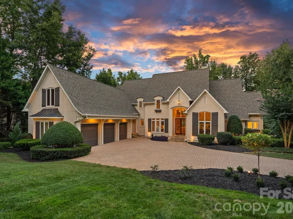 177 Great Point Dr, Mooresville, NC 28117