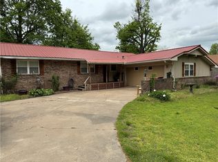 714 Henryetta St, Springdale, AR 72762