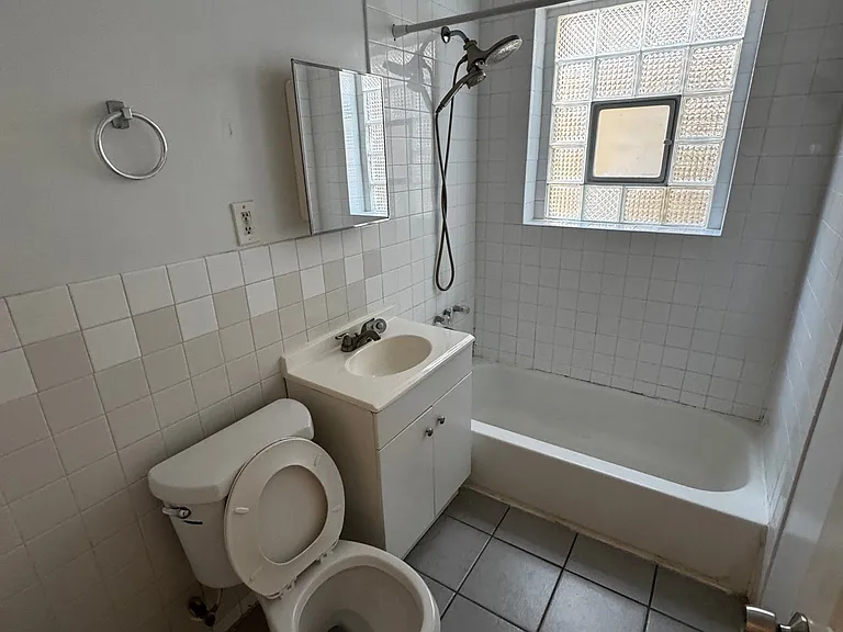 5025 W Belmont Ave #2F — Photo 10