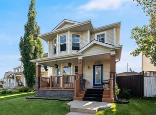 31 N Inverness Grv SE, Calgary, AB T2Z3K3