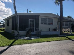26 Aztec Cir, Fort Myers Beach, FL 33931