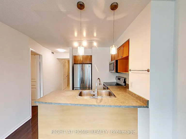 18 Yonge St #1813 — Photo 11