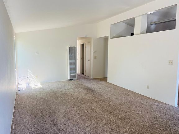 4th image of 9563 Larrabee Ave