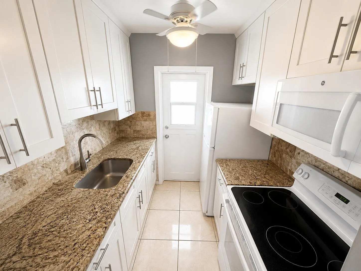 2 bed, 1.0 bath, 729 sqft, $1,700 — Photo 4