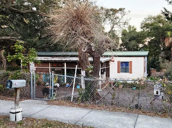 1182 Shell Crest Ave, Cedar Key, FL 32625