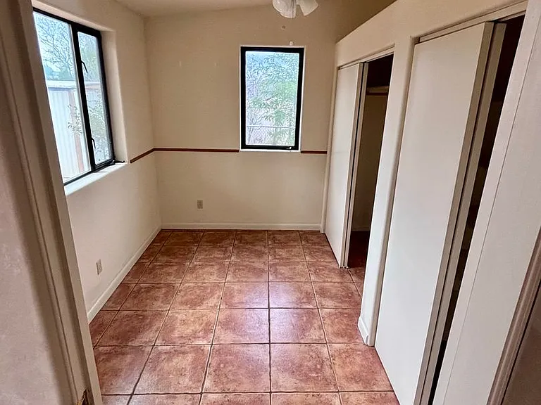 1322 E Five Star Blvd — Photo 8