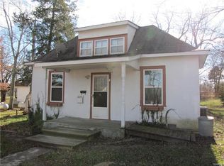 812 W Chestnut St, Houston, MO 65483