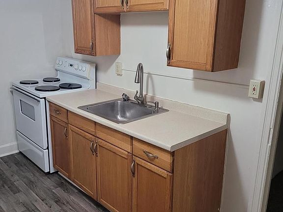 4th image of 517 Salem Ave APT B