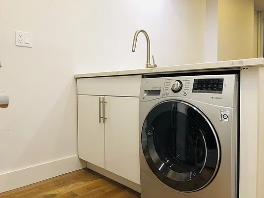 Rented by Nooklyn NYC LLC | media 40