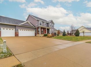 2715 Falcon Ln, Cedar Falls, IA 50613