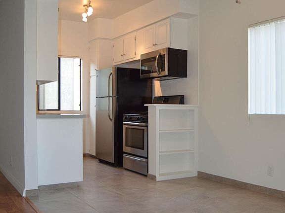 3rd image of 3432 Keystone Ave APT 10