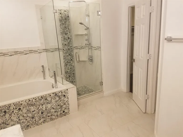 7914 Tilbury Woods Ln — Photo 21