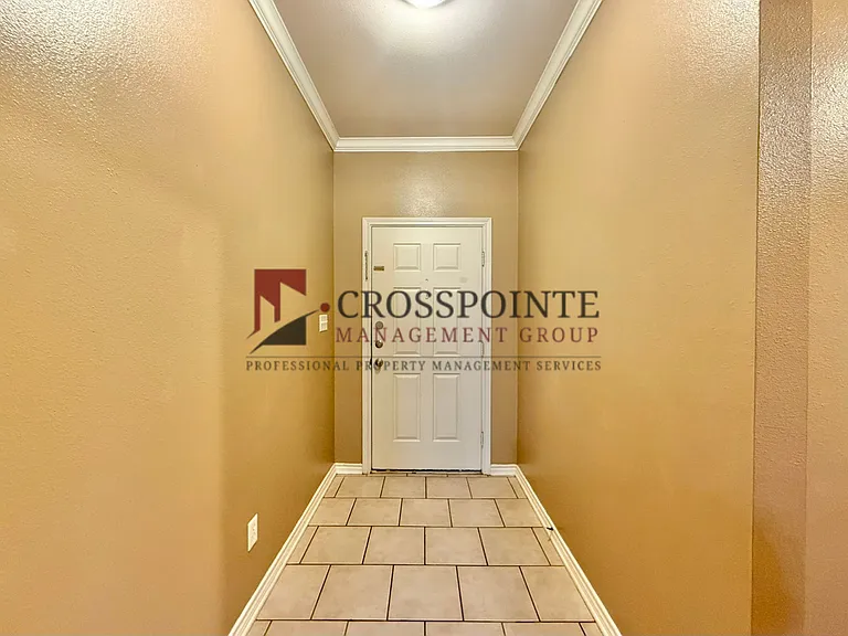 15919 Brittain Ct — Photo 3