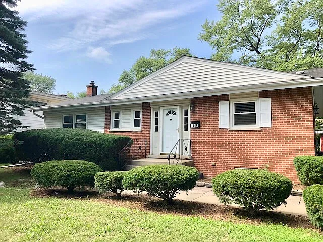1406 W Grove St photo 1