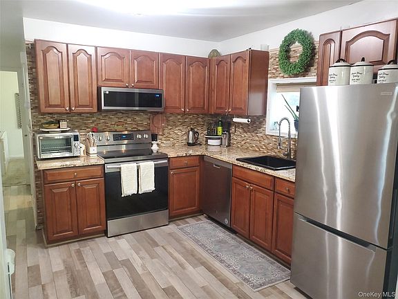 3rd image of 117 N Coleman Road