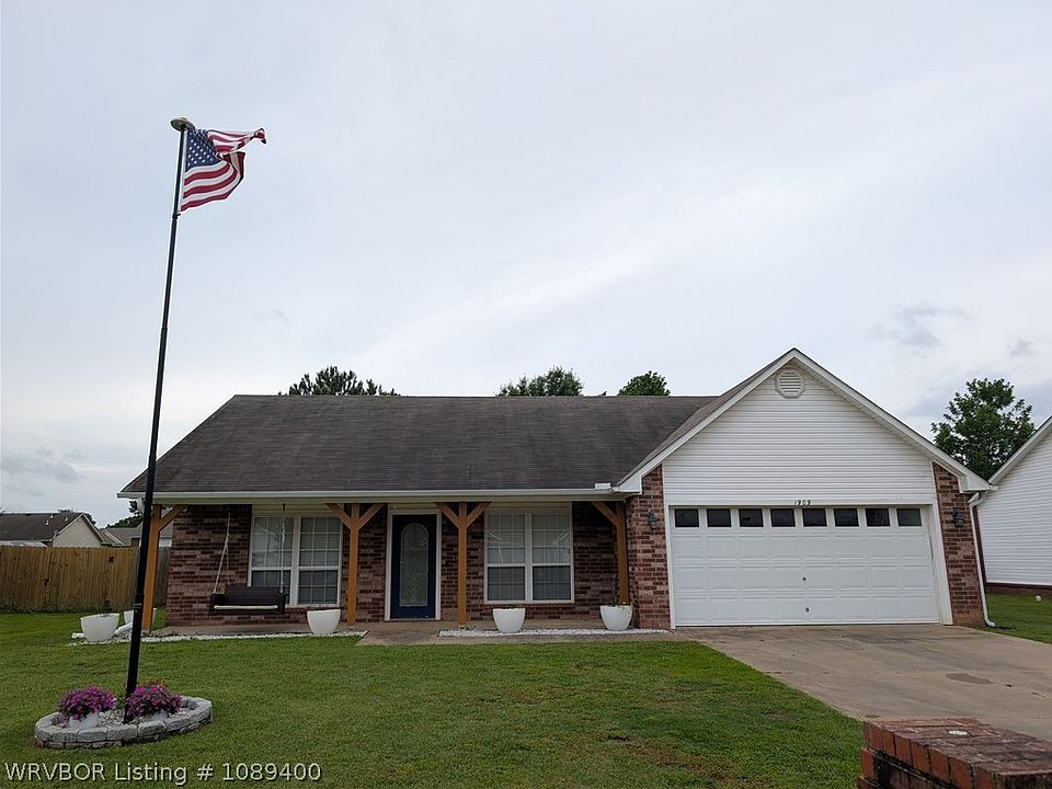 1st image of 1909 Appaloosa Dr