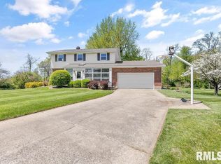 4221 Country Meadows Ln, Quincy, IL 62305