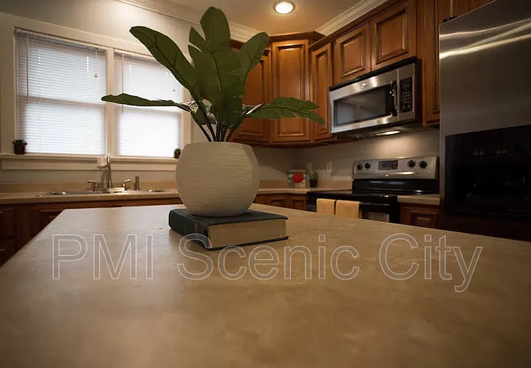 513 Lytle St — Photo 23