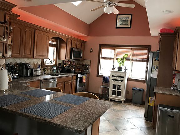 2nd image of 106 Gladstone Ave