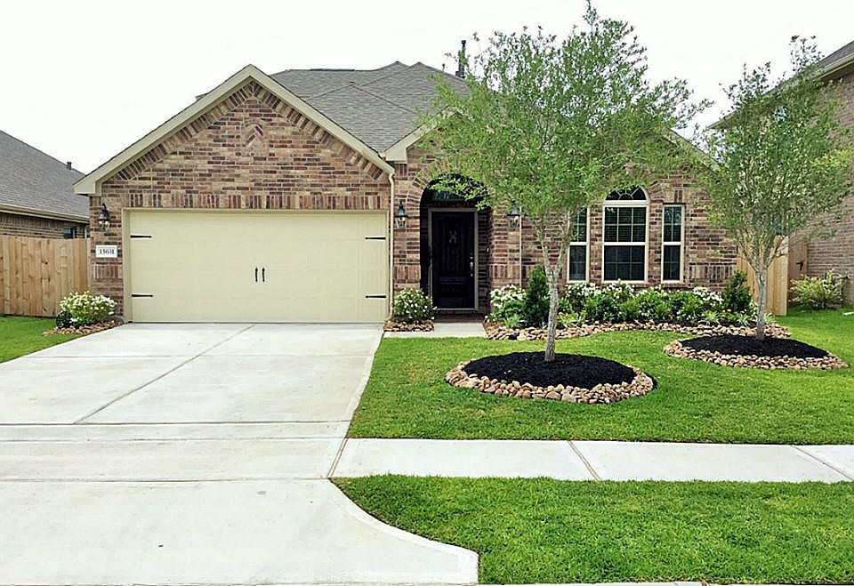1st image of 15631 Windsor Bluff Dr