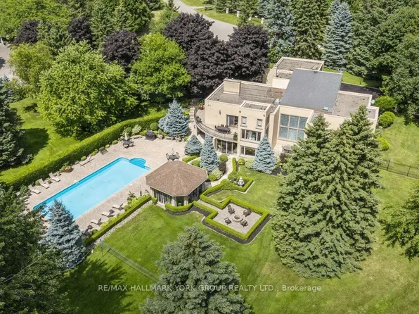 27 Scott Cres, King, ON L7B 1E4