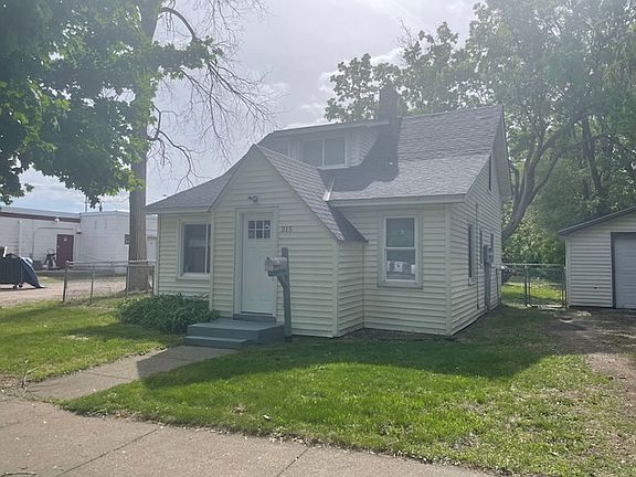 2nd image of 315 Irving Ave NW