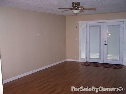 3rd image of 115 Hermitage Woods Dr