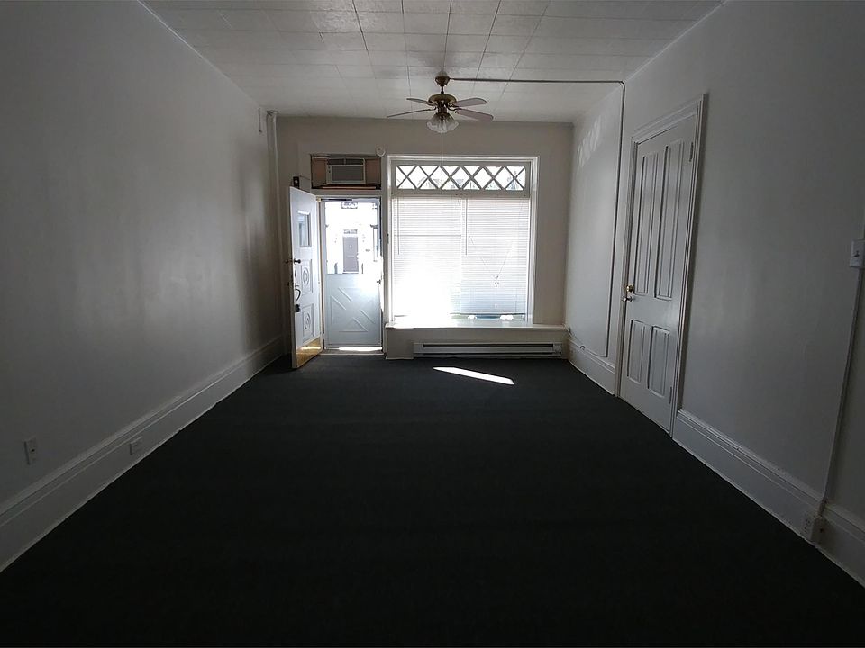 1st image of 105 E Main St