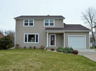3241 W 18th St, Davenport, IA