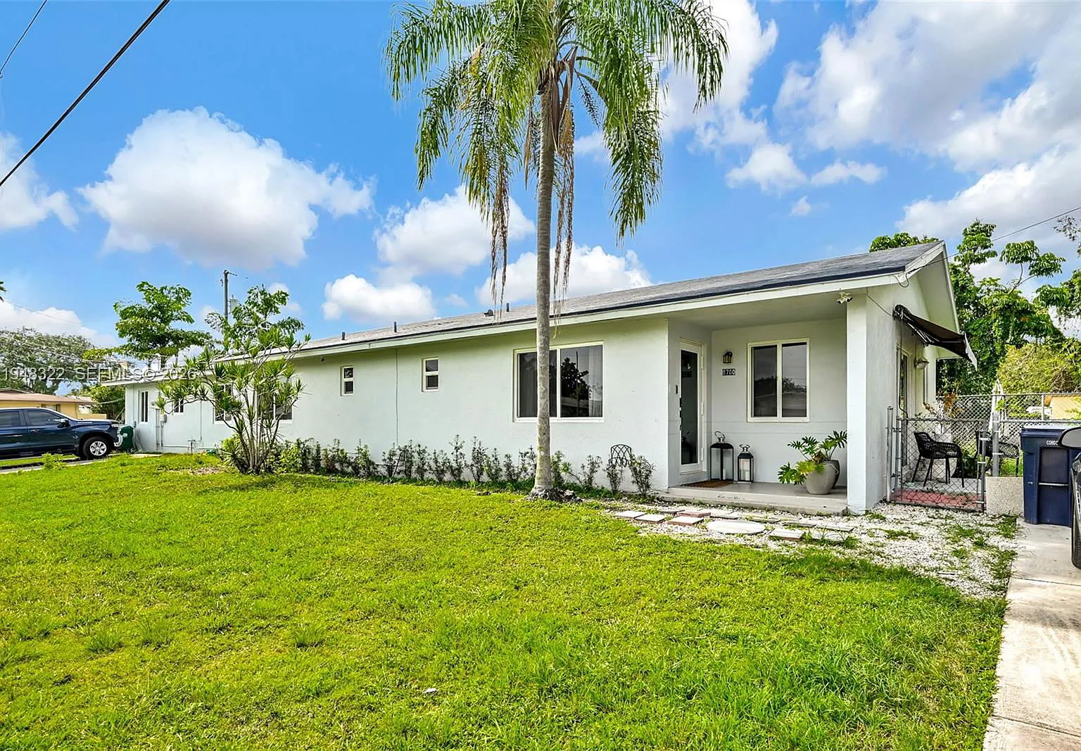 3 bed, 2.0 bath, 1199 sqft, $2,950 — Photo 1