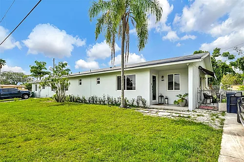 8780 SW 200th Ter Photo 1