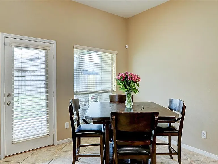 4411 Eclipse Park Ct — Photo 9