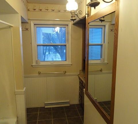 4th image of 629 Hillcrest Dr