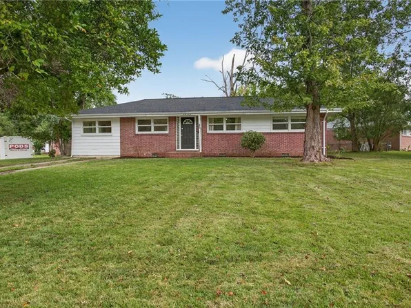 47 Edgemoor Dr, Newport News, VA 23603