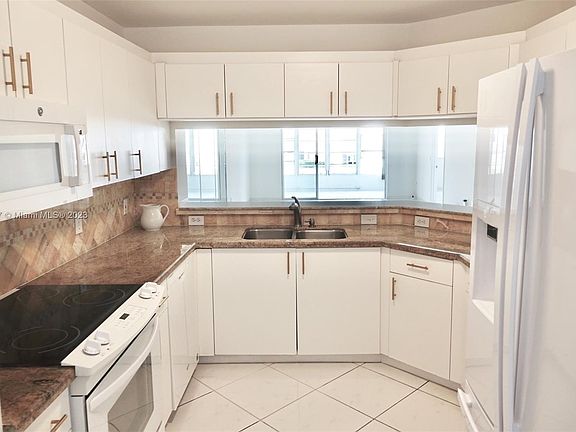2nd image of 10133 NW 24th Pl APT 204