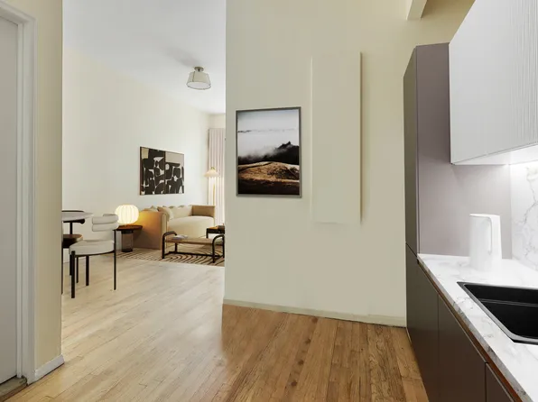 359 West 30th Street image 3 of 12