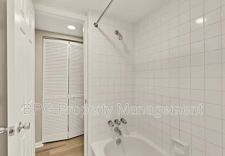 1033 5th St NE #BASEMENT — Photo 22