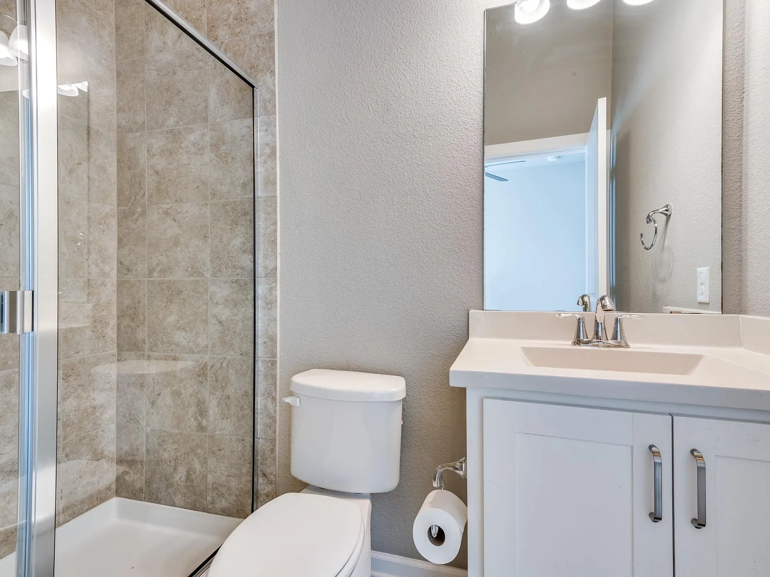 4 bed, 3.5 bath, 3054 sqft, $3,500 — Photo 4