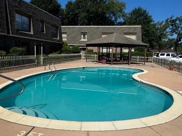 413 Kahler St APT 23, Gulfport, MS 39507