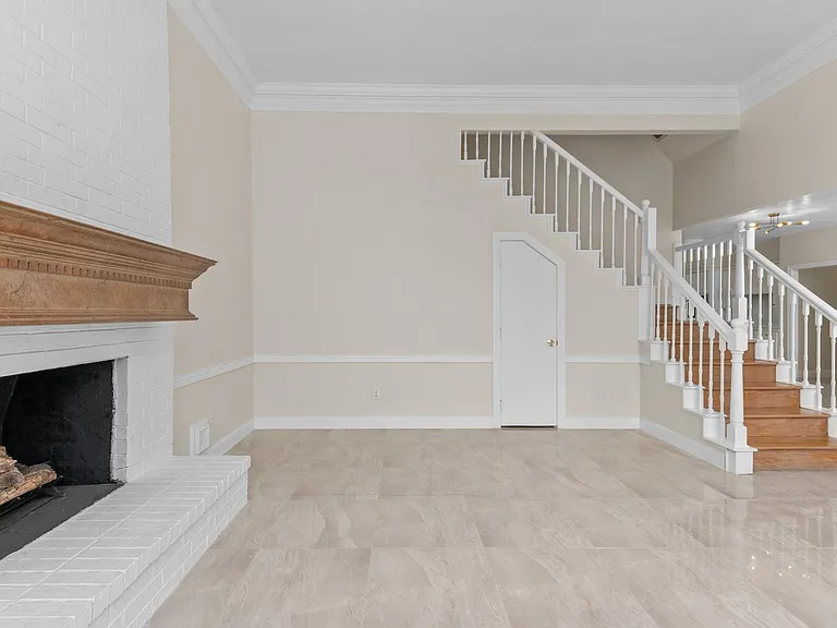 17402 Wilton Park Ct — Photo 33