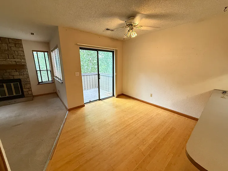 6262 Willow Ln — Photo 8