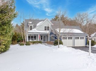 54 Prince Snow Cir, Mattapoisett, MA 02739
