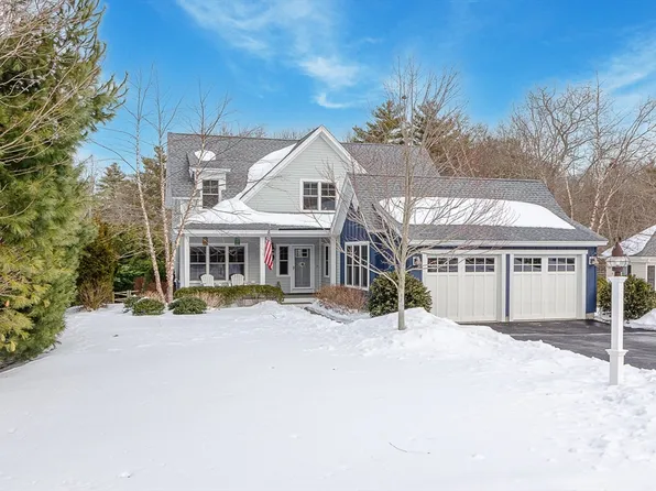 54 Prince Snow Cir, Mattapoisett, MA 02739