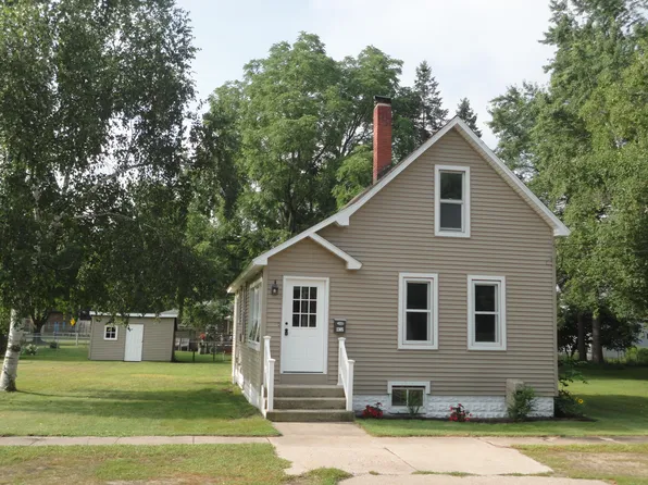 1305 26th St, Manistee, MI 49660