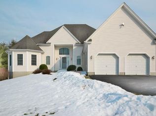 35 Coppergate Ln, Warwick, NY 10990